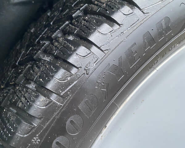 Белый БМВ И3, объемом двигателя 0 л и пробегом 90 тыс. км за 11999 $, фото 12 на Automoto.ua