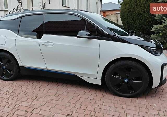 Белый БМВ И3, объемом двигателя 0 л и пробегом 23 тыс. км за 16999 $, фото 2 на Automoto.ua