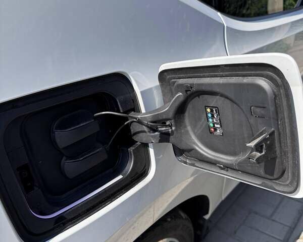 Белый БМВ И3, объемом двигателя 0 л и пробегом 135 тыс. км за 14500 $, фото 35 на Automoto.ua