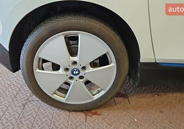 Білий БМВ І3, об'ємом двигуна 0 л та пробігом 19 тис. км за 13000 $, фото 6 на Automoto.ua