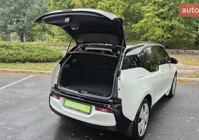 Белый БМВ И3, объемом двигателя 0 л и пробегом 92 тыс. км за 16000 $, фото 9 на Automoto.ua