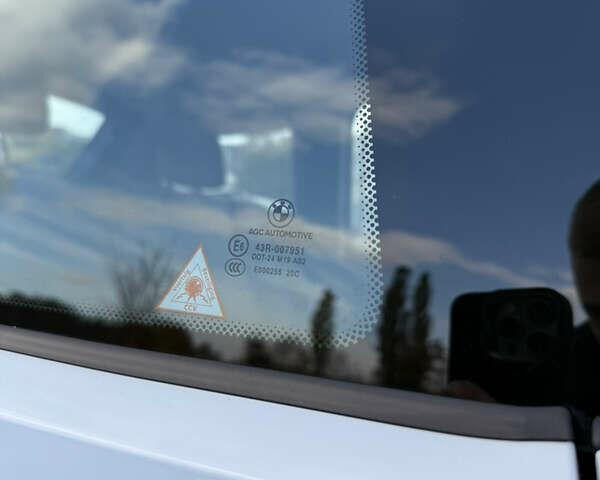 Белый БМВ И3, объемом двигателя 0 л и пробегом 104 тыс. км за 15900 $, фото 66 на Automoto.ua