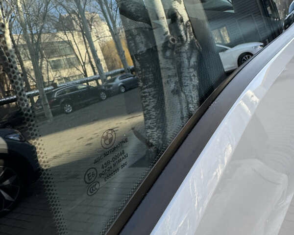 Белый БМВ И3, объемом двигателя 0 л и пробегом 36 тыс. км за 18500 $, фото 17 на Automoto.ua