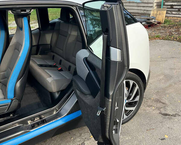 Білий БМВ І3, об'ємом двигуна 0 л та пробігом 31 тис. км за 19900 $, фото 27 на Automoto.ua