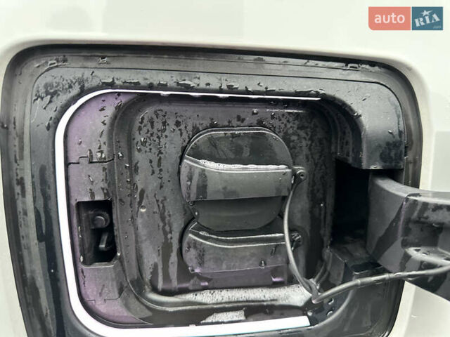 Белый БМВ И3, объемом двигателя 0 л и пробегом 44 тыс. км за 16702 $, фото 19 на Automoto.ua