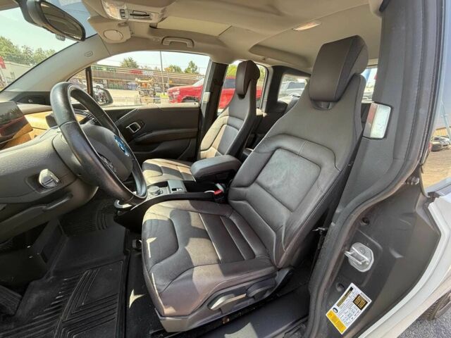 Білий БМВ І3, об'ємом двигуна 0 л та пробігом 32 тис. км за 7000 $, фото 5 на Automoto.ua