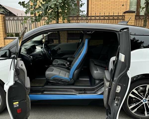 Белый БМВ И3, объемом двигателя 0 л и пробегом 49 тыс. км за 23700 $, фото 7 на Automoto.ua