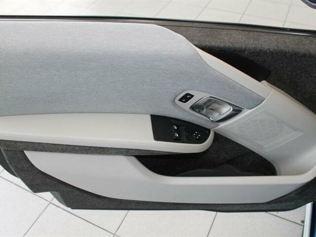 Белый БМВ И3, объемом двигателя 0 л и пробегом 50 тыс. км за 21000 $, фото 10 на Automoto.ua