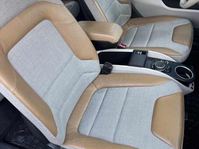 Белый БМВ И3, объемом двигателя 0 л и пробегом 110 тыс. км за 9100 $, фото 3 на Automoto.ua