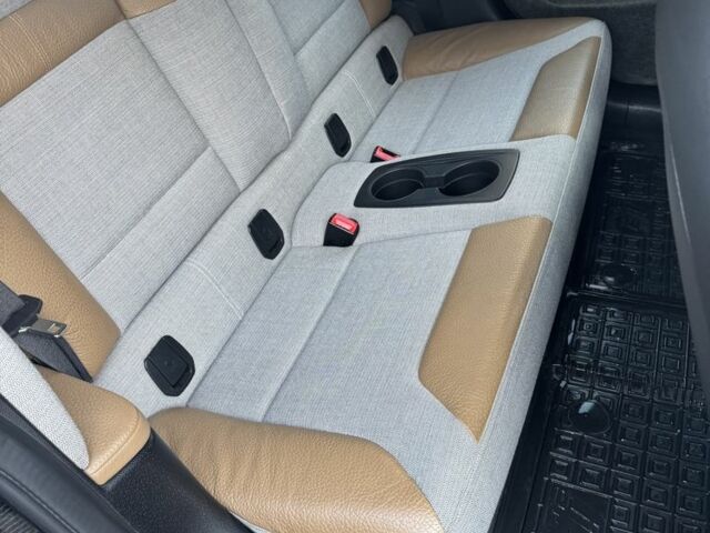 Белый БМВ И3, объемом двигателя 0 л и пробегом 110 тыс. км за 9100 $, фото 2 на Automoto.ua