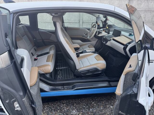 Белый БМВ И3, объемом двигателя 0 л и пробегом 110 тыс. км за 9100 $, фото 1 на Automoto.ua