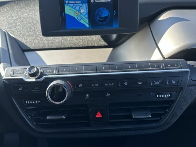 Белый БМВ И3, объемом двигателя 0 л и пробегом 52 тыс. км за 22000 $, фото 11 на Automoto.ua