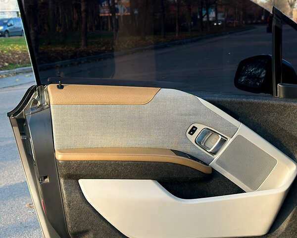 Бежевый БМВ И3, объемом двигателя 0 л и пробегом 140 тыс. км за 8350 $, фото 19 на Automoto.ua