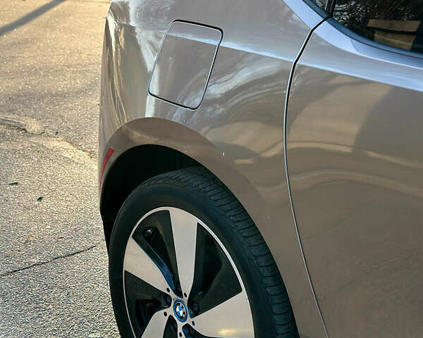 Бежевый БМВ И3, объемом двигателя 0 л и пробегом 140 тыс. км за 8350 $, фото 7 на Automoto.ua