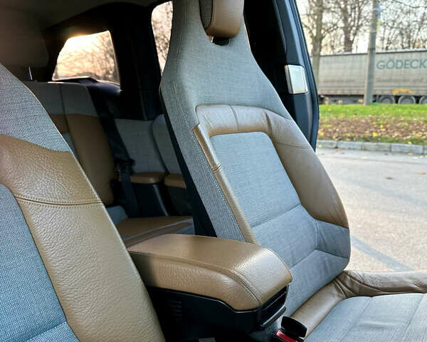 Бежевый БМВ И3, объемом двигателя 0 л и пробегом 140 тыс. км за 8350 $, фото 27 на Automoto.ua