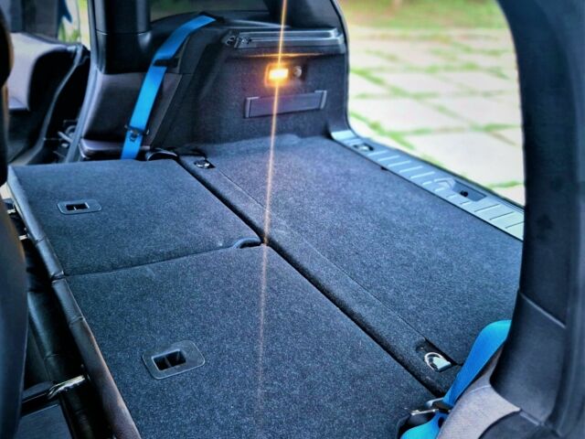 Черный БМВ И3, объемом двигателя 0 л и пробегом 67 тыс. км за 22500 $, фото 19 на Automoto.ua