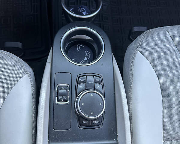 БМВ И3 2014 в Киеве на Automoto.ua Черный БМВ И3, объемом двигателя 0 л и пробегом 161 тыс. км за 11000 $, фото 15 на Automoto.ua