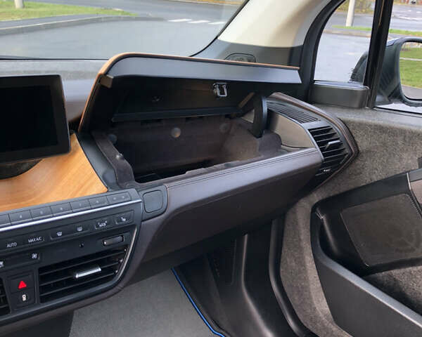 Черный БМВ И3, объемом двигателя 0 л и пробегом 91 тыс. км за 13500 $, фото 44 на Automoto.ua