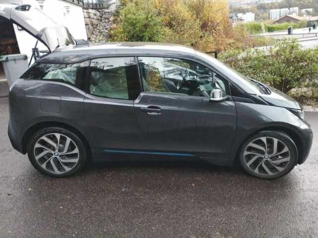 БМВ И3 2015 в Киеве на Automoto.ua Черный БМВ И3, объемом двигателя 0 л и пробегом 146 тыс. км за 7600 $, фото 1 на Automoto.ua