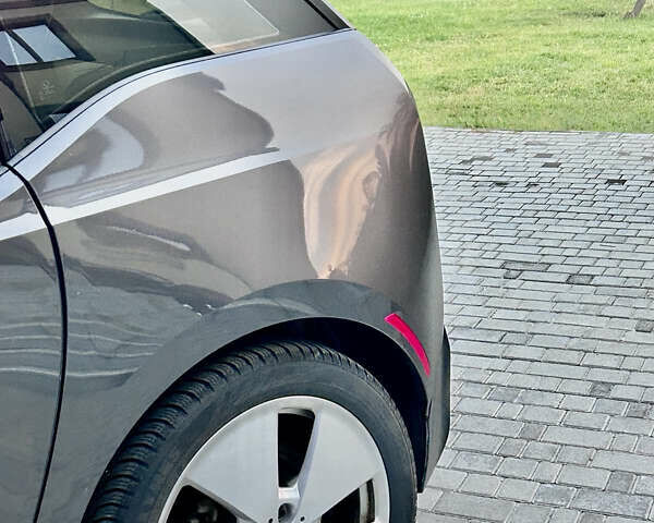 Черный БМВ И3, объемом двигателя 0 л и пробегом 111 тыс. км за 9000 $, фото 3 на Automoto.ua