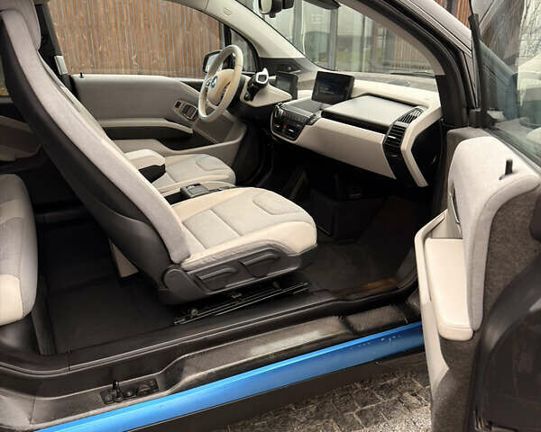 Черный БМВ И3, объемом двигателя 0.65 л и пробегом 65 тыс. км за 11500 $, фото 14 на Automoto.ua