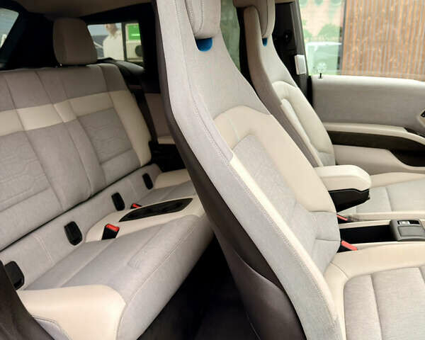 Черный БМВ И3, объемом двигателя 0.65 л и пробегом 65 тыс. км за 11500 $, фото 13 на Automoto.ua