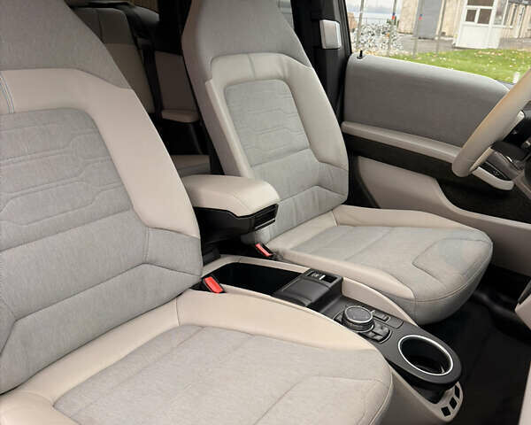 Черный БМВ И3, объемом двигателя 0.65 л и пробегом 65 тыс. км за 11500 $, фото 22 на Automoto.ua