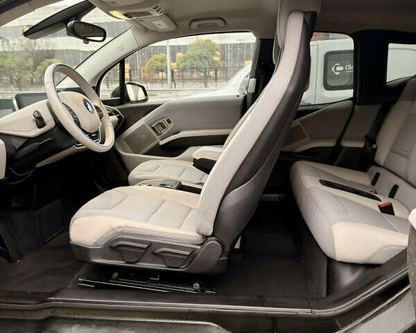 Черный БМВ И3, объемом двигателя 0.65 л и пробегом 65 тыс. км за 11500 $, фото 15 на Automoto.ua