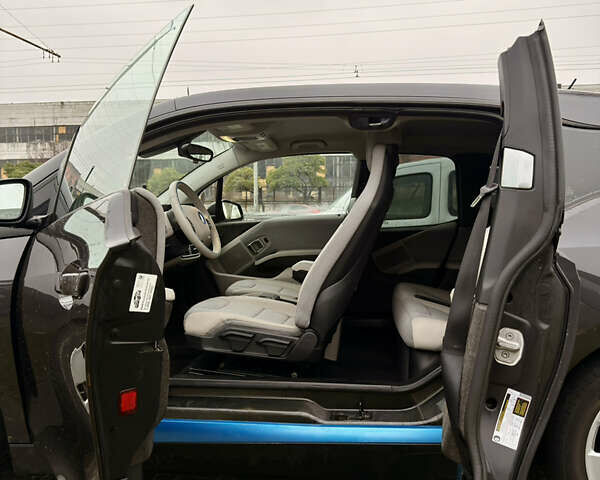 Черный БМВ И3, объемом двигателя 0.65 л и пробегом 65 тыс. км за 11500 $, фото 8 на Automoto.ua