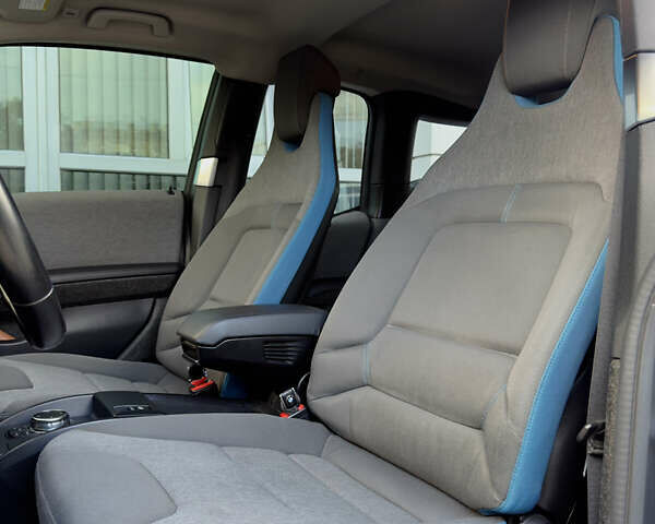 Черный БМВ И3, объемом двигателя 0.7 л и пробегом 90 тыс. км за 15500 $, фото 11 на Automoto.ua