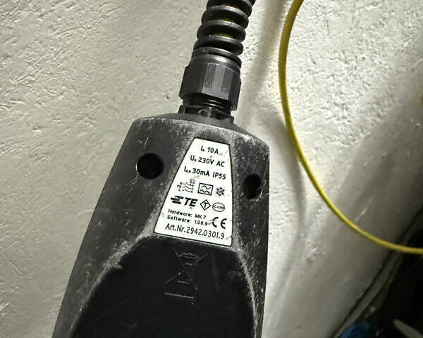 Черный БМВ И3, объемом двигателя 0 л и пробегом 162 тыс. км за 12700 $, фото 15 на Automoto.ua