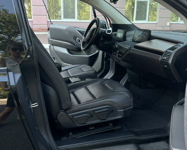 Черный БМВ И3, объемом двигателя 0 л и пробегом 108 тыс. км за 9800 $, фото 1 на Automoto.ua