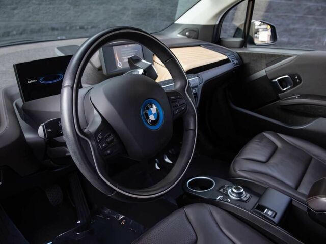 Чорний БМВ І3, об'ємом двигуна 0.7 л та пробігом 75 тис. км за 8400 $, фото 6 на Automoto.ua