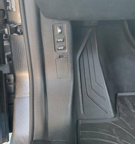 Чорний БМВ І3, об'ємом двигуна 0.65 л та пробігом 105 тис. км за 14500 $, фото 18 на Automoto.ua