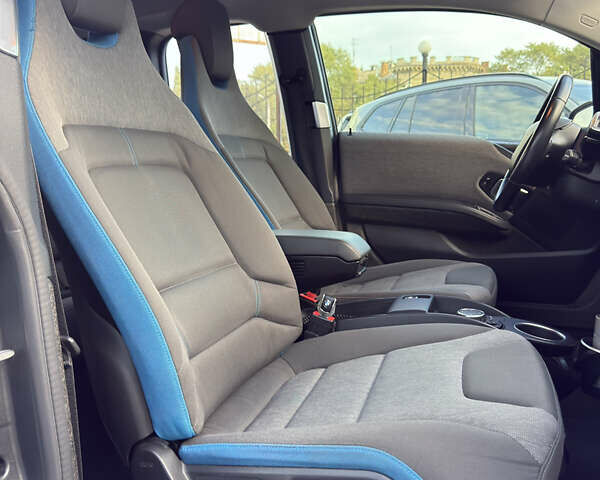 Черный БМВ И3, объемом двигателя 0.7 л и пробегом 90 тыс. км за 15500 $, фото 10 на Automoto.ua