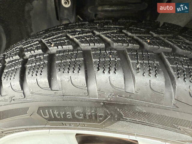 Чорний БМВ І3, об'ємом двигуна 0 л та пробігом 171 тис. км за 10900 $, фото 9 на Automoto.ua