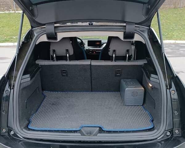 Черный БМВ И3, объемом двигателя 0.65 л и пробегом 180 тыс. км за 13500 $, фото 10 на Automoto.ua