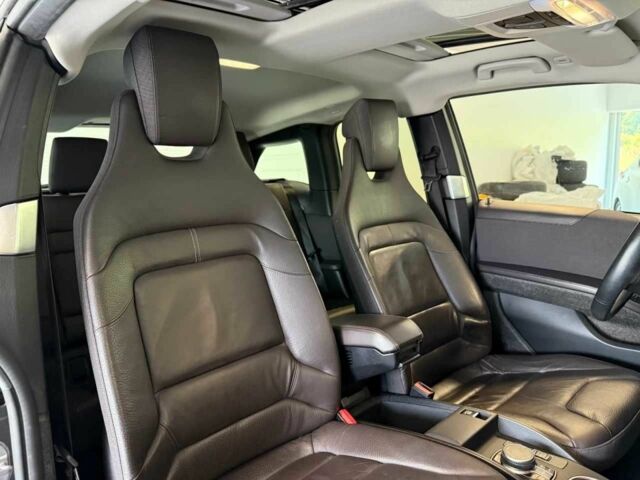 Черный БМВ И3, объемом двигателя 0 л и пробегом 50 тыс. км за 10128 $, фото 13 на Automoto.ua