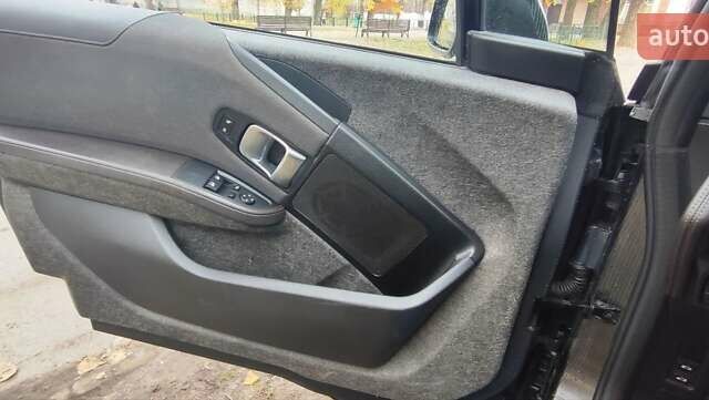 Черный БМВ И3, объемом двигателя 0 л и пробегом 125 тыс. км за 11800 $, фото 19 на Automoto.ua