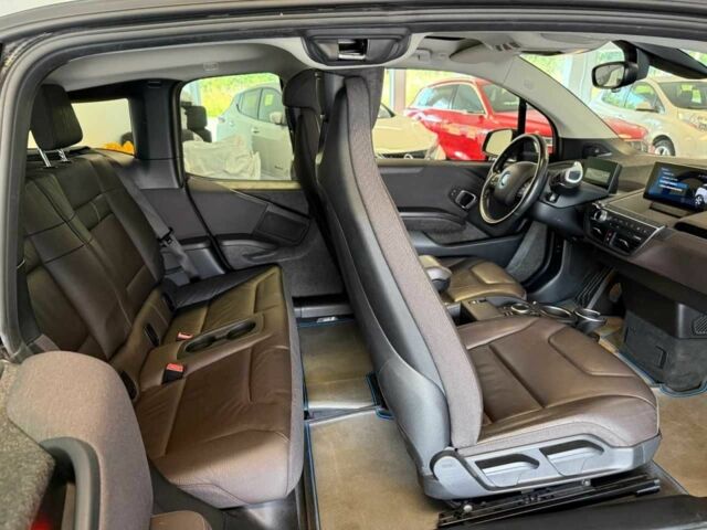 Черный БМВ И3, объемом двигателя 0 л и пробегом 50 тыс. км за 10128 $, фото 12 на Automoto.ua