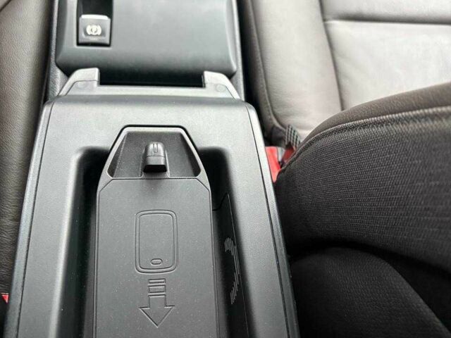 Черный БМВ И3, объемом двигателя 2 л и пробегом 248 тыс. км за 11900 $, фото 15 на Automoto.ua