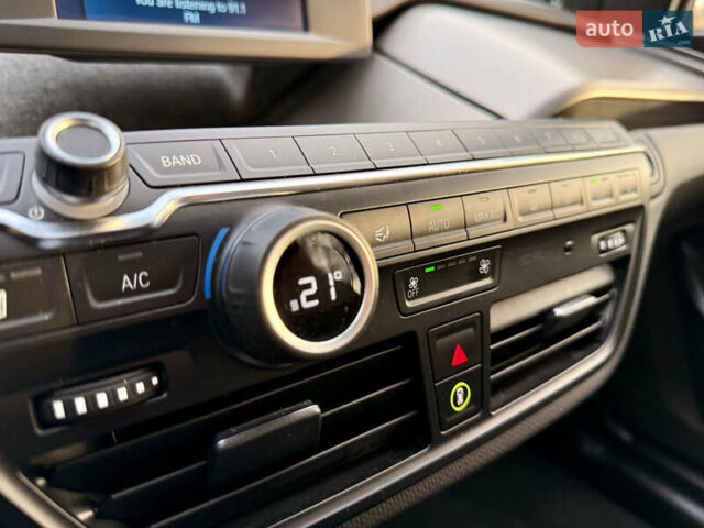 Черный БМВ И3, объемом двигателя 0 л и пробегом 71 тыс. км за 17800 $, фото 28 на Automoto.ua