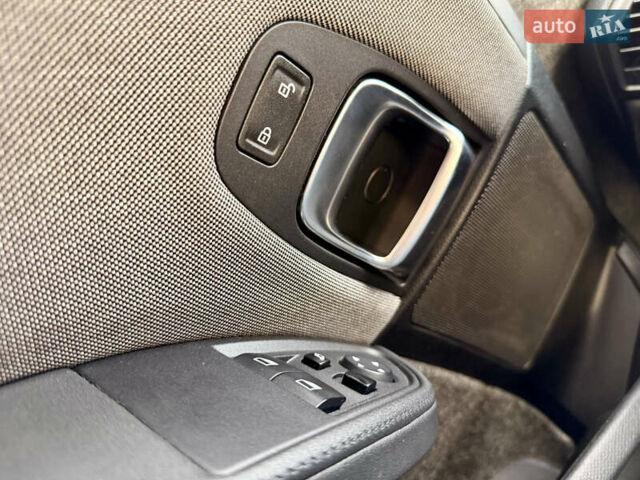 Черный БМВ И3, объемом двигателя 0 л и пробегом 71 тыс. км за 17800 $, фото 34 на Automoto.ua