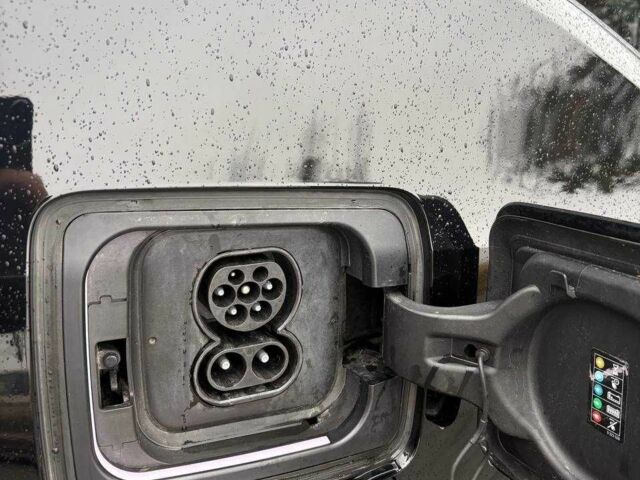 Черный БМВ И3, объемом двигателя 2 л и пробегом 248 тыс. км за 11900 $, фото 19 на Automoto.ua