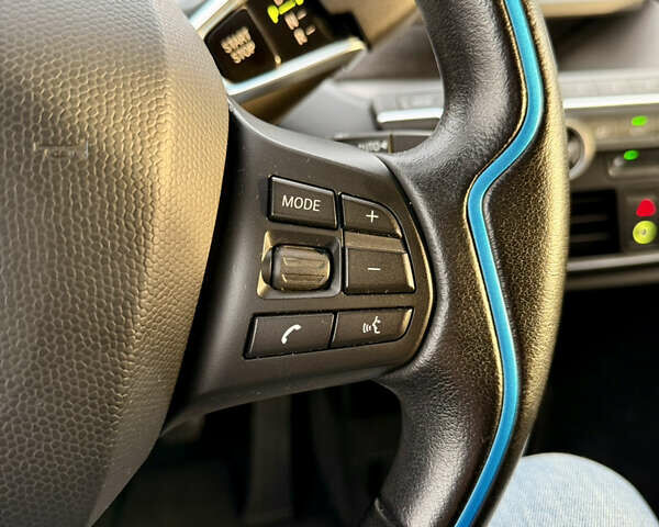 Черный БМВ И3, объемом двигателя 0 л и пробегом 71 тыс. км за 17800 $, фото 24 на Automoto.ua