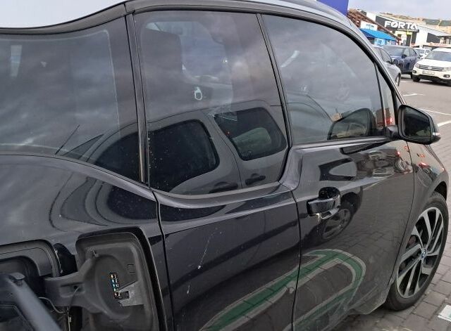 Черный БМВ И3, объемом двигателя 0 л и пробегом 95 тыс. км за 14300 $, фото 2 на Automoto.ua