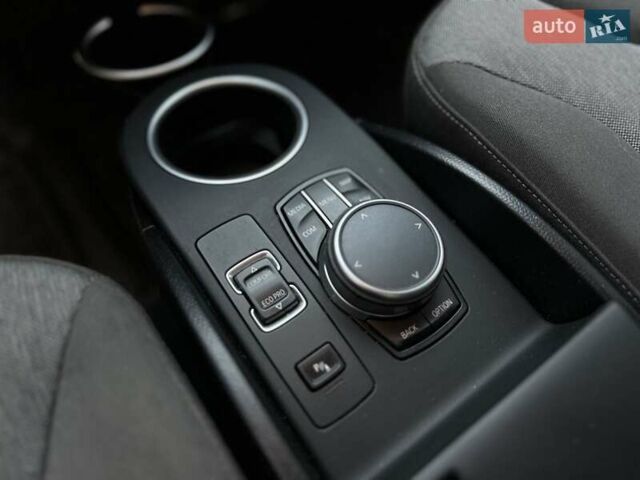 Черный БМВ И3, объемом двигателя 0 л и пробегом 69 тыс. км за 15200 $, фото 17 на Automoto.ua