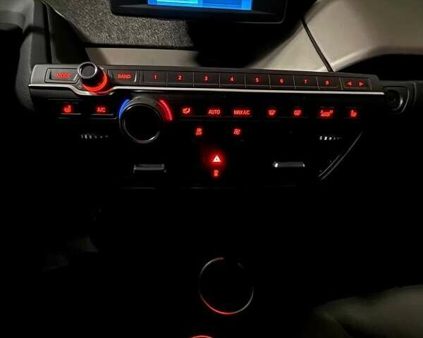 Черный БМВ И3, объемом двигателя 0.65 л и пробегом 3 тыс. км за 21000 $, фото 2 на Automoto.ua