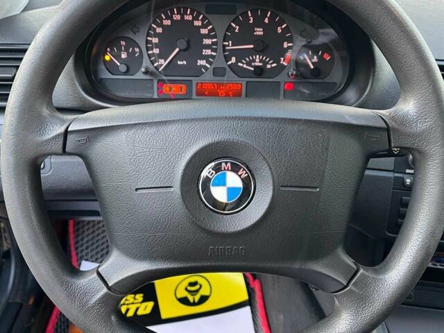 Чорний БМВ І3, об'ємом двигуна 1.8 л та пробігом 210 тис. км за 5300 $, фото 9 на Automoto.ua