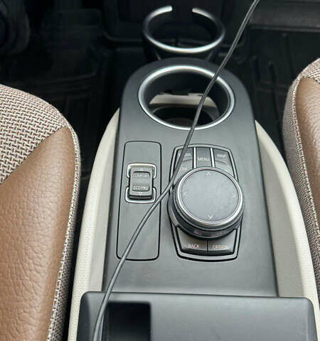 Красный БМВ И3, объемом двигателя 0 л и пробегом 49 тыс. км за 16300 $, фото 17 на Automoto.ua